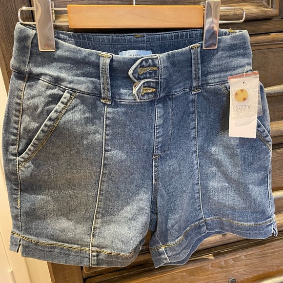 3 brand new short pants in size 1 in red-navy and jeans - Picture 8 of 11